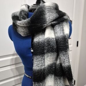 Loft Black & White Scarf